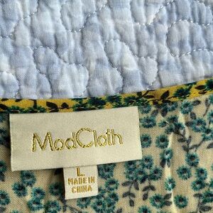 Mod Cloth Green & Mustard  floral top. Size L